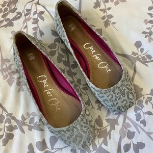 NWT TOMS Grey Gisele Ballet Flats